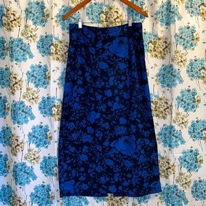 Stunning vintage blue floral BRIGGS pencil skirt